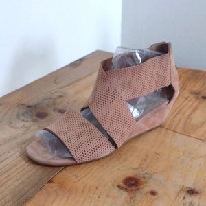 Eileen Fisher Kes ll Suede Leather Perforated Low Wedge Heel Sandal Size 9